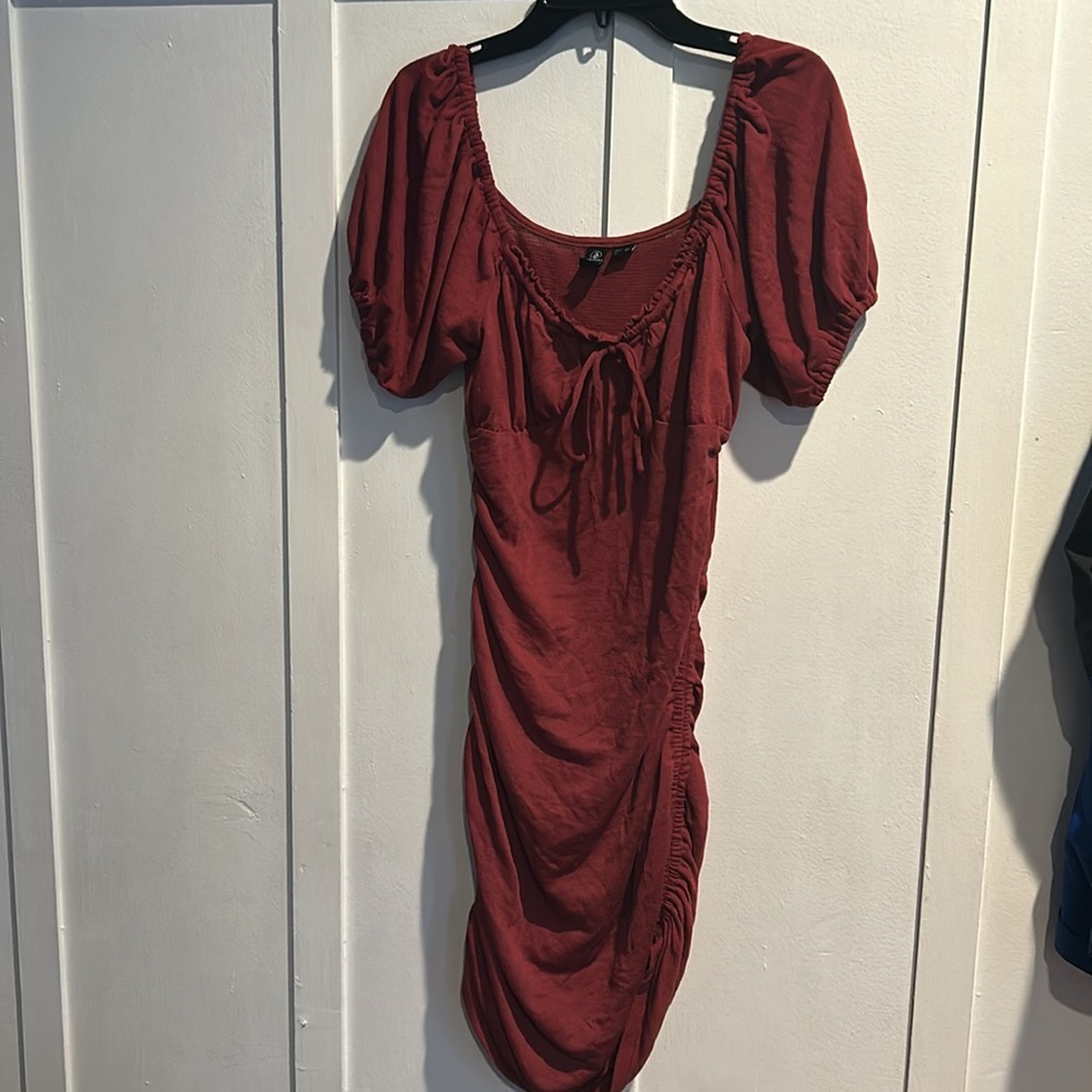 Volcom Dress MIDI Length Burgundy